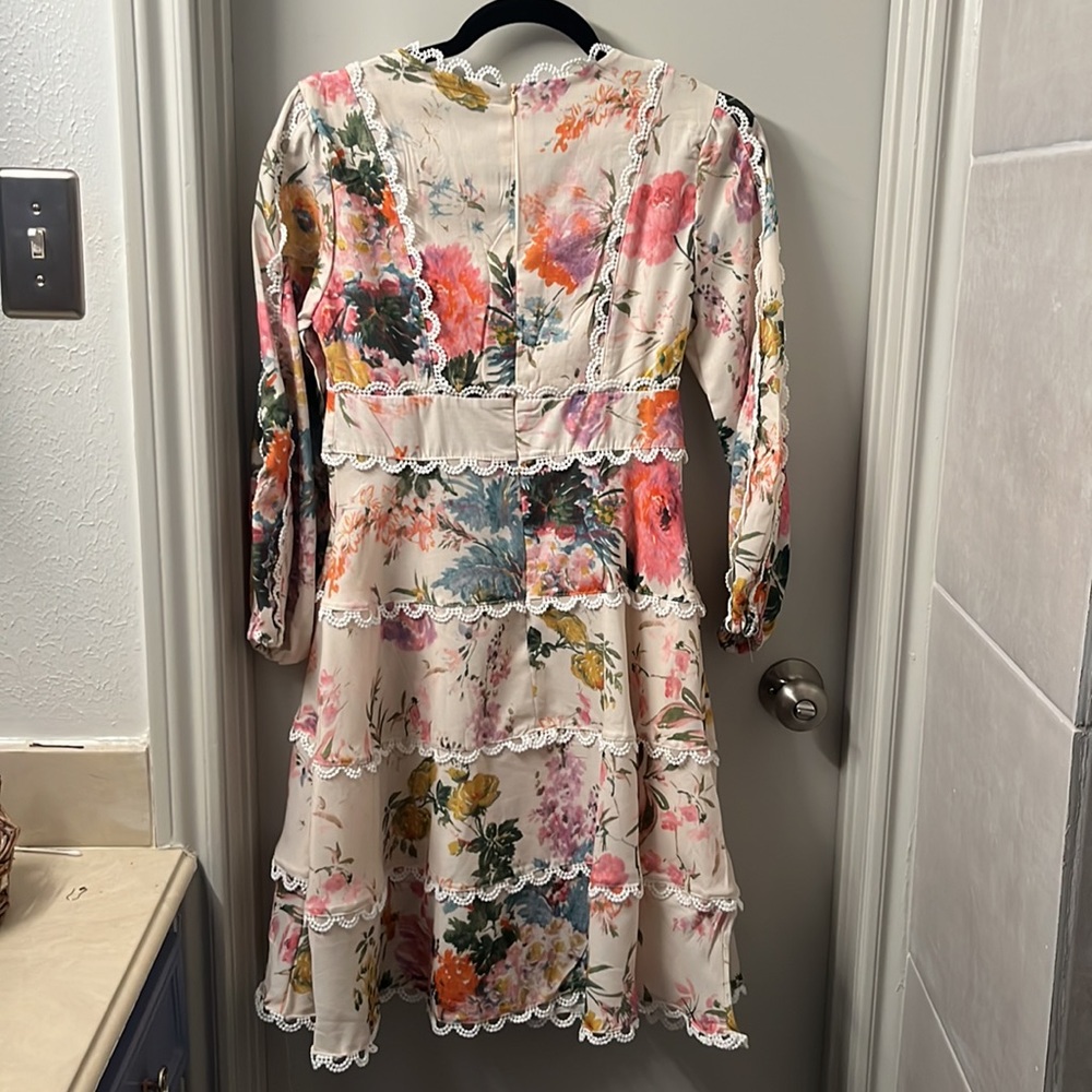 Chicwish Floral long sleeve deep v occasion dress. NWT-sz s fits like xs - Picture 4 of 4